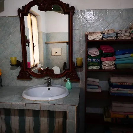 Room In Guest Room - 1St Private Room On The Ground Floor With Use Of The Swimming Pool And Shared Services Gasthof *