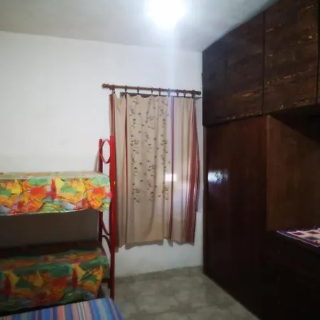 Room In Guest Room - 1St Private Room On The Ground Floor With Use Of The Swimming Pool And Shared Services Gasthof