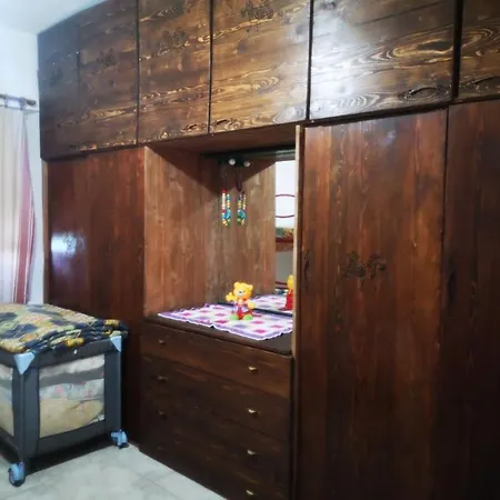 Gasthof Room In Guest Room - 1St Private Room On The Ground Floor With Use Of The Swimming Pool And Shared Services Oliena