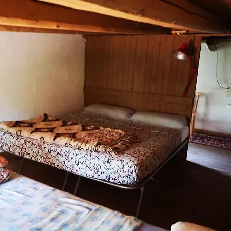 Room In Guest Room - 1St Private Room On The Ground Floor With Use Of The Swimming Pool And Shared Services Gasthof